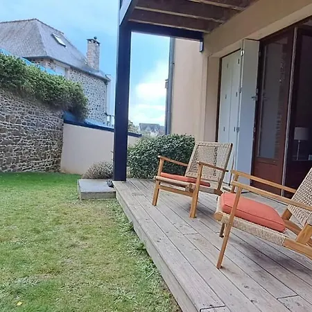 Centre Du Val Andre - En Rez De Jardin Avec Terrasse Et Jardinet - A 150 M *