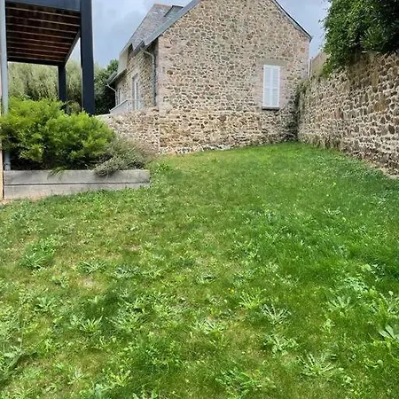 Centre Du Val Andre - En Rez De Jardin Avec Terrasse Et Jardinet - A 150 M * Pleneuf-Val-Andre